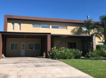 Casa · 1150m² · 8 Ambientes · 6 Cocheras · Excelente Casa en El Remanso