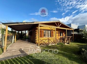 Casa · 60m² · 3 Ambientes · 1 Cochera · Cabaña en Venta | Entre Ríos N°547 | B° Parque Matheu