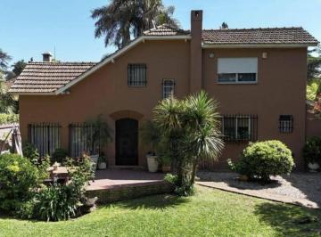 Casa · 300m² · 6 Ambientes · 2 Cocheras · Casa en Alquiler en Monte Grande