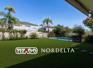 Casa · 210m² · 4 Ambientes · Casa en Venta en Barrancas del Lago, Nordelta, Tigre