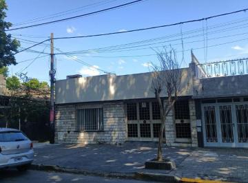 Casa de 6 ambientes, Rosario · Casa 3 Dorm., Cochera, Patio y Jardín.
