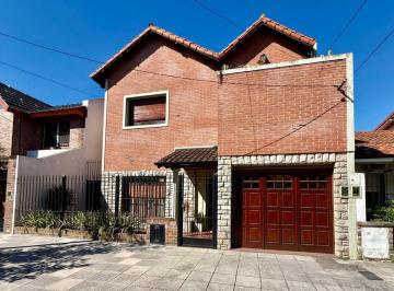 Casa de 5 ambientes, Vicente López · Casa 5/6 Ambientes con Cochera y Jardin en Olivos