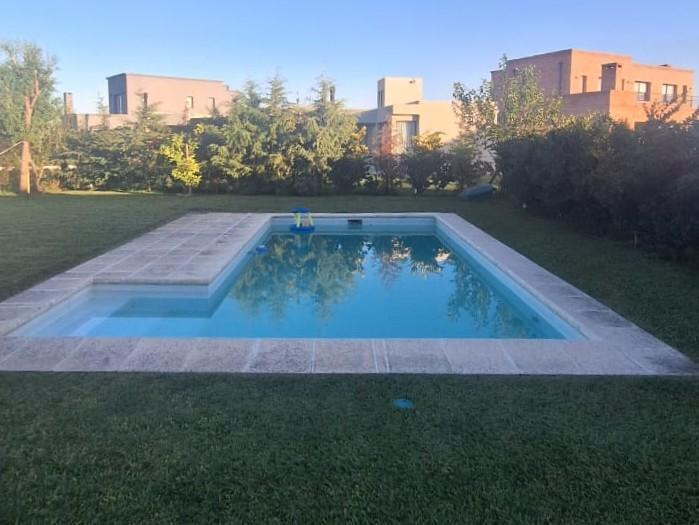 Casa · 160m² · 5 Ambientes · 2 Cocheras