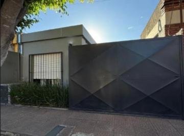 PH · 60m² · 3 Ambientes · 1 Cochera · Casa Venta Castelar