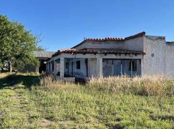 Casa · 100000ha · 4 Ambientes · Finca de 10 Has en Blanco con Galpon y Vivienda