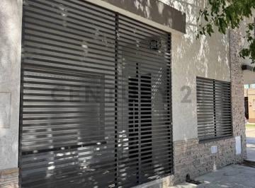 Oficina comercial · 95m² · 4 Ambientes · 1 Cochera · Vende - Casa Céntrica a m del Parque