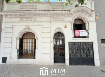 Casa · 197m² · 3 Dormitorios · 1 Cochera · Casa en Venta Rosario, Abasto.