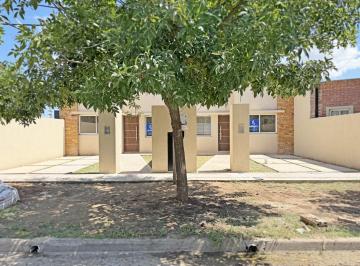 Casa · 62m² · 2 Dormitorios · 1 Cochera · Casa en Venta