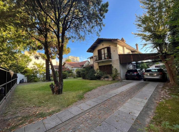 Casa · 250m² · 5 Ambientes