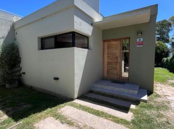 Casa · 300m² · 1 Dormitorio · 1 Cochera · Casa - City Bell