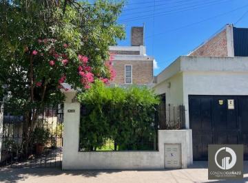 Casa · 142m² · 5 Ambientes · 1 Cochera · Casa en Venta - 3 Dorm. - Fisherton