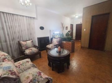 Casa de 4 ambientes, Quilmes · Venta Casa 4 Amb. con Garaje y Parque - Quilmes