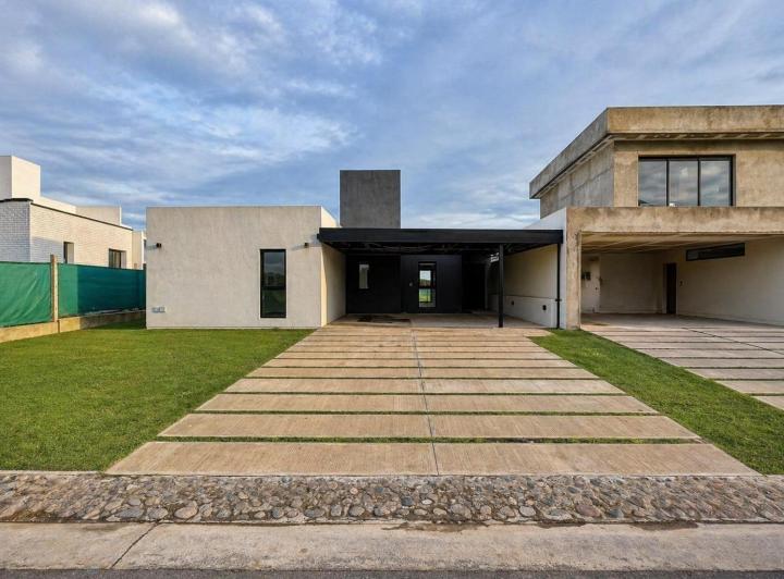 Casa · 600m² · 6 Ambientes · 2 Cocheras
