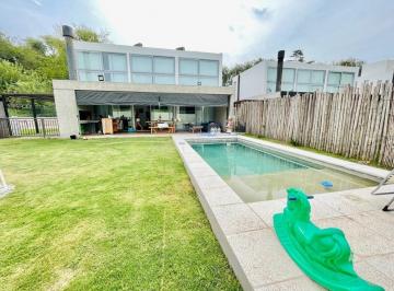 Casa · 160m² · 3 Ambientes · 2 Cocheras · Duplex 3 Dorm. Amoblado con Pileta y Gran Patio