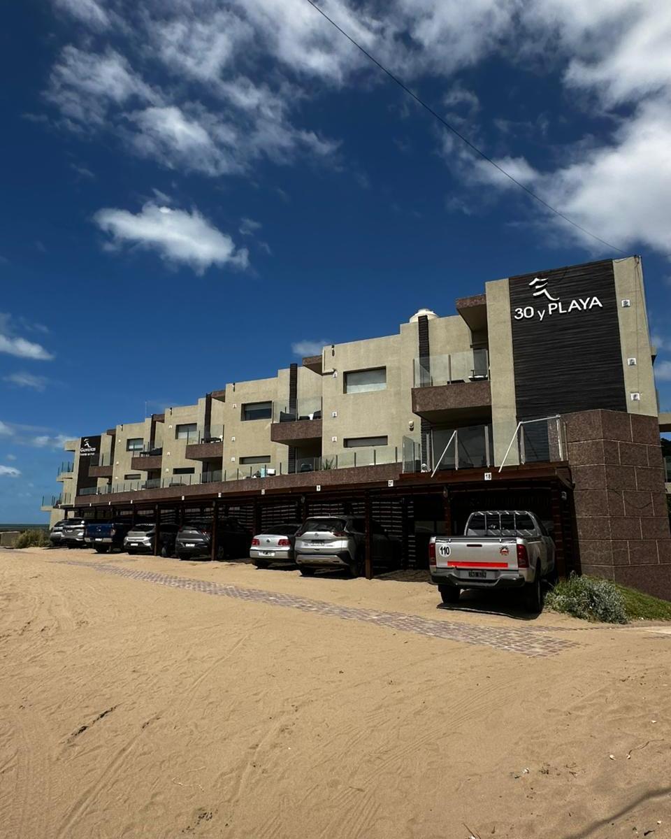 Las Gaviotas. Departamento de 3 ambientes con 2 Balcones y Vista al Mar