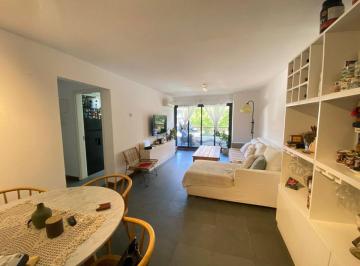 Departamento de 3 ambientes, Uruguay · Alquiler Impecable Apartamento de 2 Dorm. Sobre Rambla Costanera