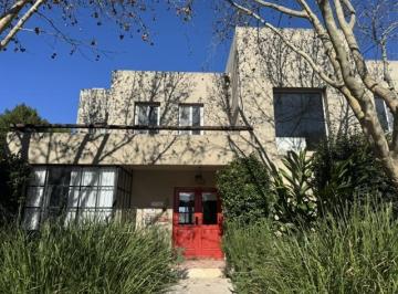 Casa · 251m² · 6 Ambientes · Conquipropiedades - Casa en Venta - Laguna del Sol