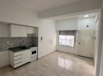 Departamento · 40m² · 2 Ambientes · Venta Departamento 2 Ambientes y Balcon en Villa Luzuriaga, Edificio con Ascensor