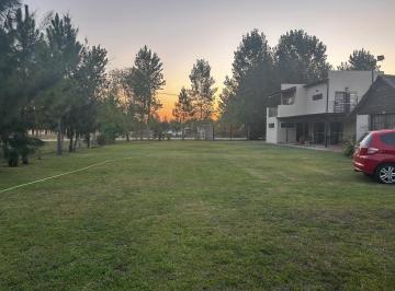 Quinta vacacional · 200m² · 3 Ambientes · 2 Cocheras · Quinta Venta 3 Ambientes Oportunidad Unica