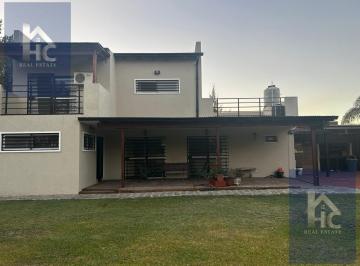 Quinta vacacional · 200m² · 3 Ambientes · 2 Cocheras · Quinta Venta 3 Ambientes Oportunidad Unica