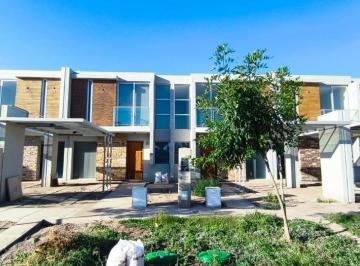 Casa de 3 ambientes, Luján de Cuyo · Inmobiliaria Country Roads Alquila Duplex a Estrenar!