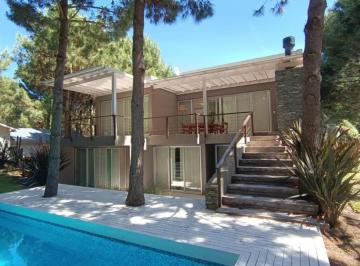 Casa · 210m² · 5 Ambientes · 1 Cochera · Casa en Venta - 4 Dorm. 3 Baños - Pinamar