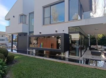 Casa · 660m² · 7 Ambientes · 4 Cocheras · Casa en Venta, Sobre Dos Lotes. Saint Thomas N/s. Canning.