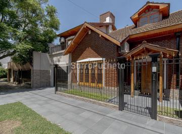 Casa · 230m² · 5 Ambientes · 2 Cocheras · Venta Casa 5 Ambientes en Ramos Mejia