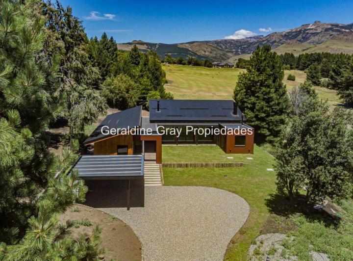 Casa · 170m² · 5 Ambientes · 1 Cochera