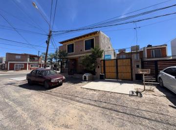 Casa de 5 ambientes, Puerto Madryn · Dúplex en Venta 2 Dormgarcía Sainz N°1287 E/ Bouchard y Luis Piedrabuenaprecio U$d93.000
