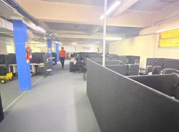 Oficina comercial · 657m² · 10 Ambientes · Piso de Oficinas en Alquiler S/ Av General Paz