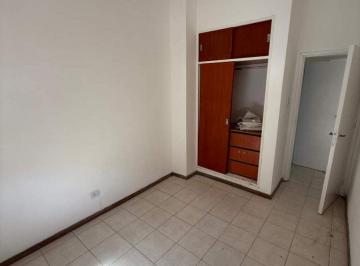 Casa · 175m² · 8 Ambientes · 1 Cochera · Casa en Venta de 3 Dor.