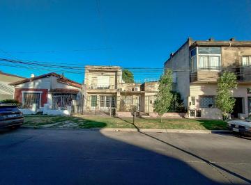 Casa de 5 ambientes, Morón · Venta Casa Lote Propio en Castelar Norte, Excelente Oportunidad.