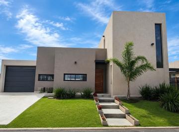 Casa · 128m² · 4 Ambientes · 2 Cocheras · Casa en Venta en Springpark Pilar, Pilar, G. B. a. Zona Norte