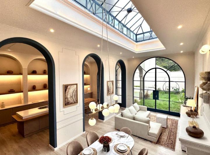 Casa · 205m² · 6 Ambientes · 1 Cochera