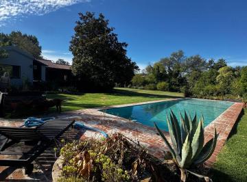 Casa de 7 ambientes, Tandil · 5 Dorm. - Piscina - Gran Parque - 7 Ambientes
