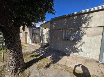 Casa · 111m² · 2 Dormitorios · Casa en Alsina Al 7100