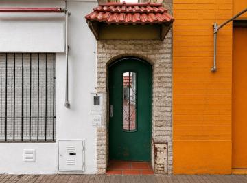 Casa · 70m² · 4 Ambientes · Casa Interna Única