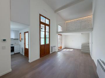 Casa · 117m² · 6 Ambientes · Casa de Pasillo con 3 Dorm., 3 Baños, Radiadores, Escritorio y Patio