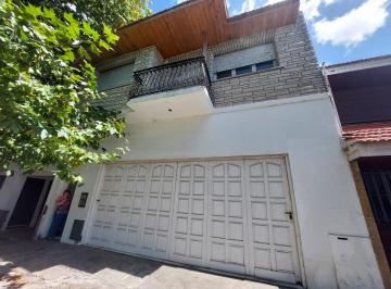 Local comercial · 224m² · 3 Ambientes · 1 Cochera · Local con Vivienda en Venta Zona San Jose