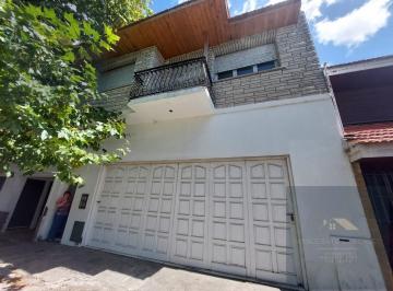 Local comercial · 224m² · 3 Ambientes · 1 Cochera · Local con Vivienda en Venta Zona San Jose