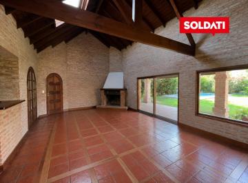 Casa · 193m² · 5 Ambientes · 1 Cochera · Casa en Venta en El Estribo - Cuarto en Planta Baja - Hermoso Jardín