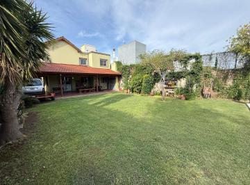 Casa · 280m² · 5 Ambientes · 4 Cocheras · Casa en Venta Terranova II 4 Dorm Pileta