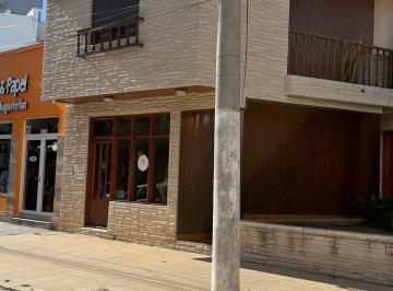 Casa · 273m² · 4 Dormitorios · 1 Cochera · Casa en Villa Regina