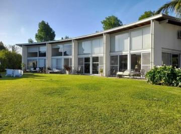 Casa · 375m² · 7 Ambientes · 2 Cocheras · Casa - Santa Barbara