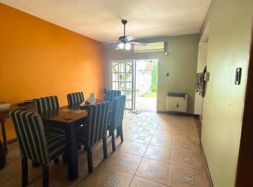 Casa · 90m² · 4 Ambientes · 1 Cochera · Casa en Venta de 4 Ambientes en José Mármol