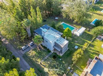 Casa · 200m² · 3 Dormitorios · 2 Cocheras · Venta | Permuta - Casa de 3 Dorm., Piscina, y Quincho - Puerto Roldán. Apto Crédito.