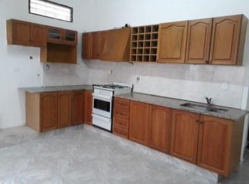 OMP-OMP-2118_2 · Venta de Excelente Casa 3 Amb C/cochera. Patio Caseros