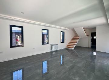 Casa · 177m² · 5 Ambientes · 1 Cochera · Condominios Tierra de Sueños 3 - Roldan - Casa Premium 2 Dorm. Jardin Parrillero Terraza