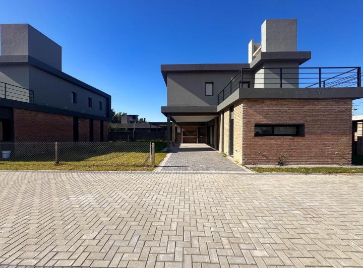 Casa · 177m² · 5 Ambientes · 1 Cochera